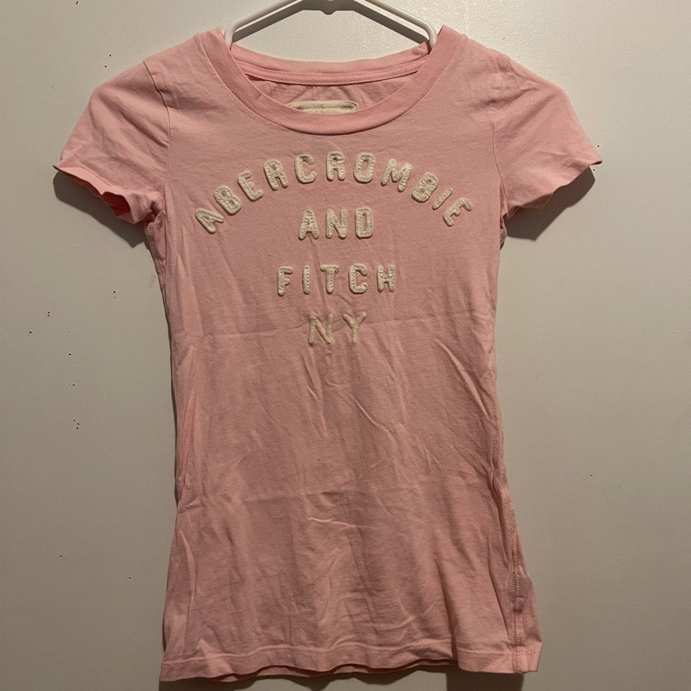 [Abercrombie & Fitch] baby pink graphic top